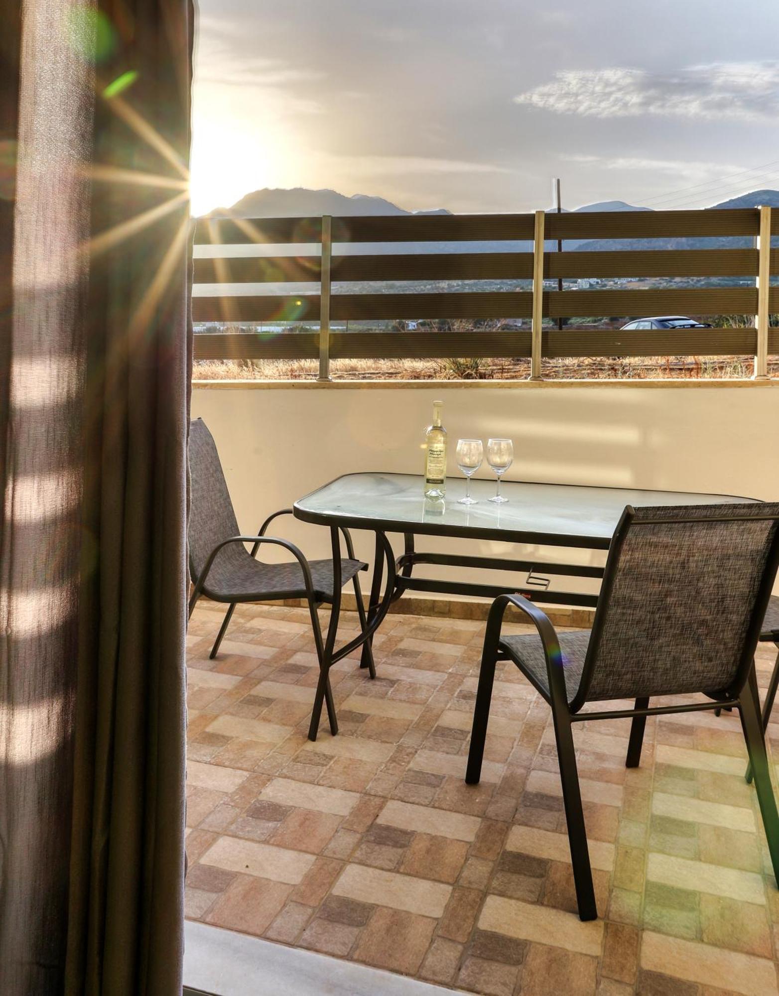 Helios Studios & Apartments มากรีเยียลอส ภายนอก รูปภาพ